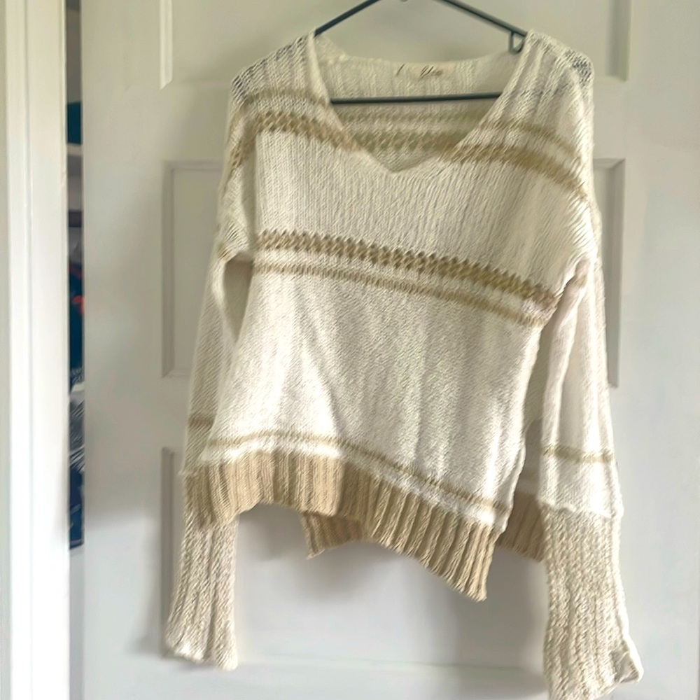 Lightweight casual sweater